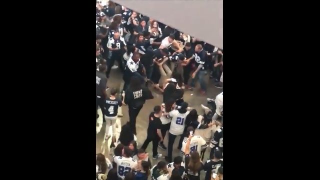 Dallas Cowboys Fan Beats the Crap Out of Green Bay Packers Fan Following Sunday\'s Loss